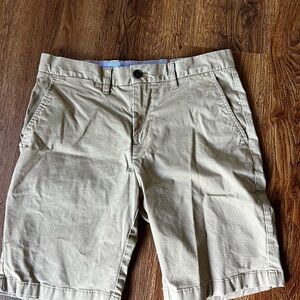 Men's Khaki Tommy Hilfiger size 30 shorts